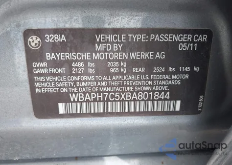 2011 BMW 328I z USA, uszkodzony, nr VIN WBAPH7C5XBA801844